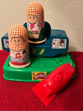 2001 Vintage Play-Doh Pretend Hair Cut Playset